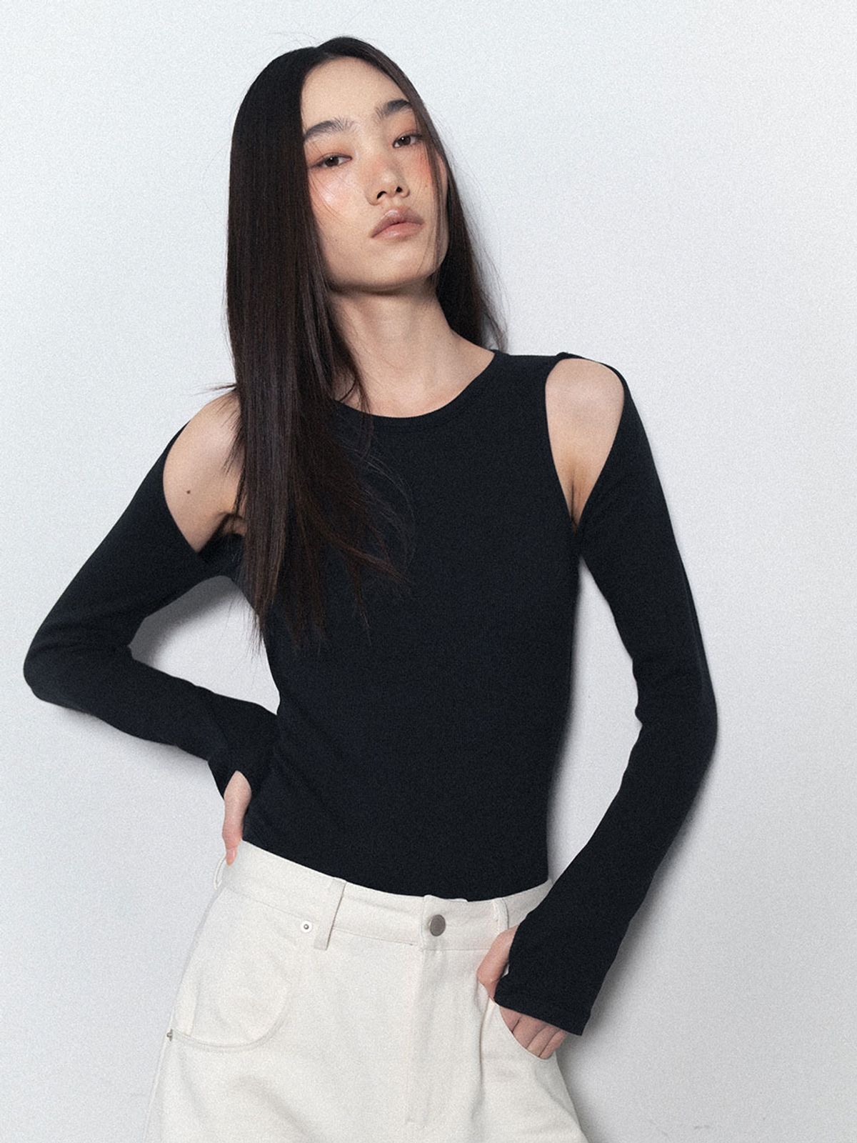 비수스(VISUS) Cut-out Body Suit_Charcoal