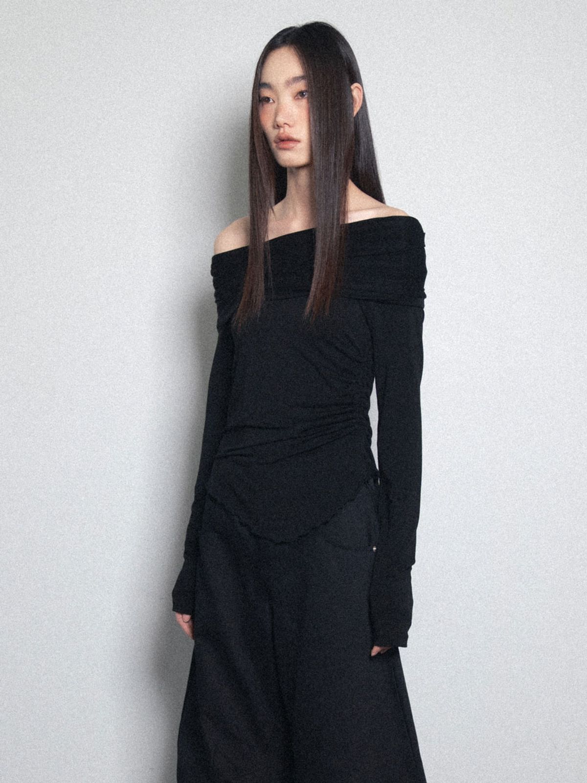 비수스(VISUS) Two-way Strap Top_Black