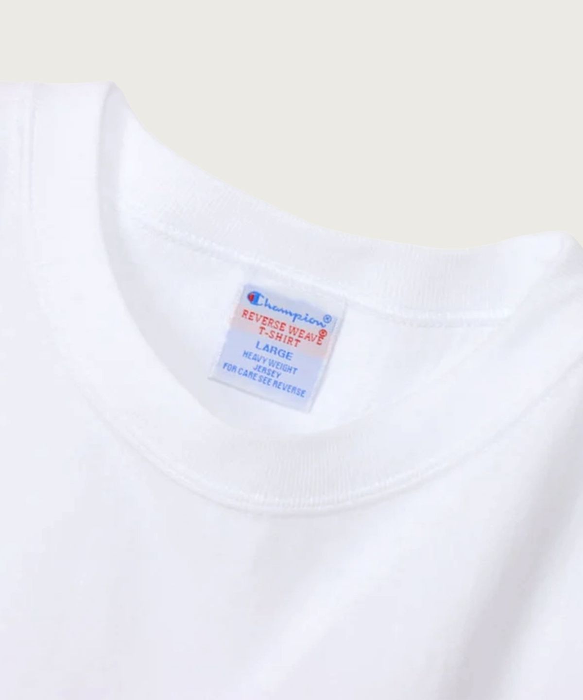 챔피온(CHAMPION) 리버스위브 루즈핏 포켓 반팔 티셔츠 White