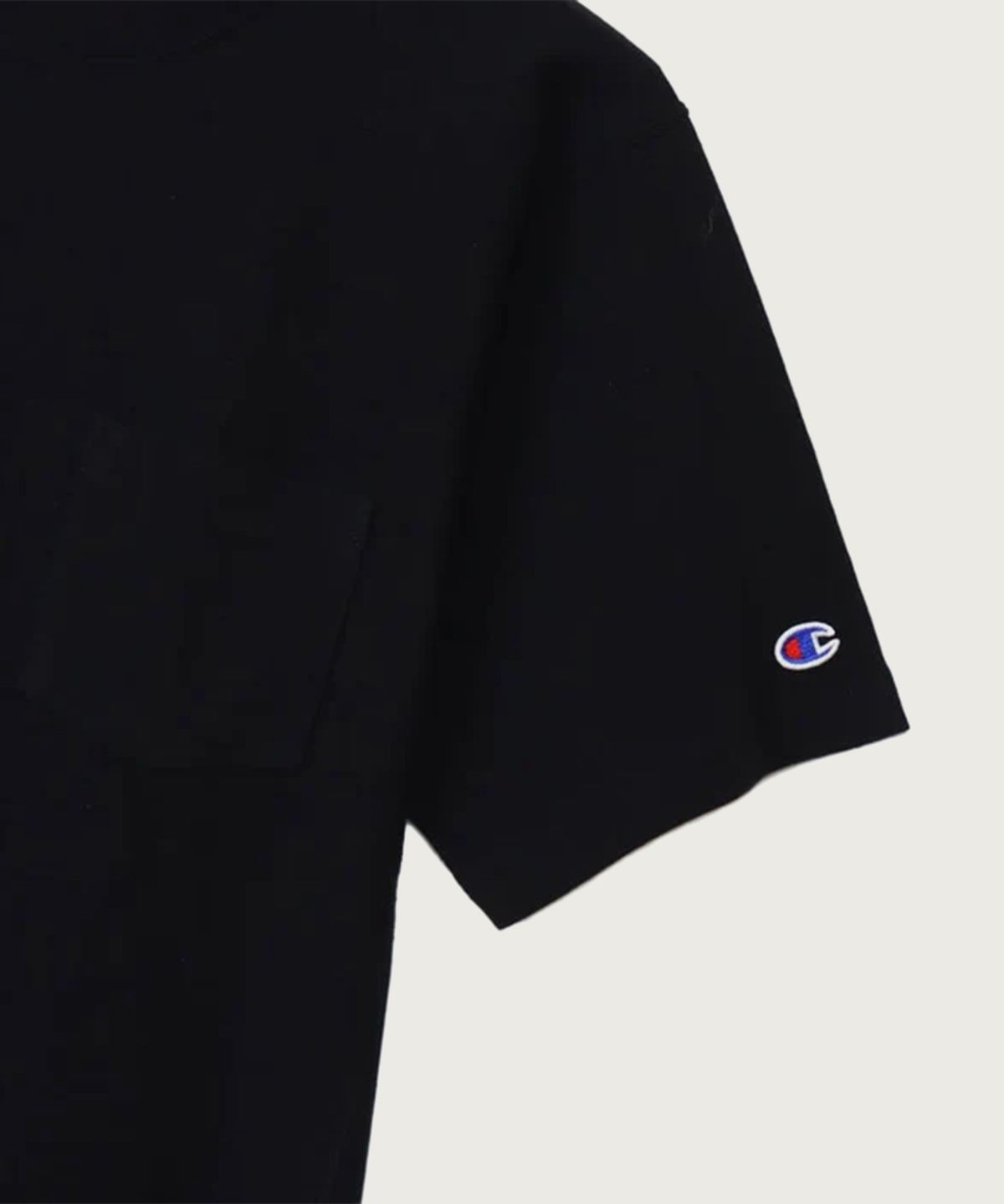 챔피온(CHAMPION) 리버스위브 루즈핏 포켓 반팔 티셔츠 Black