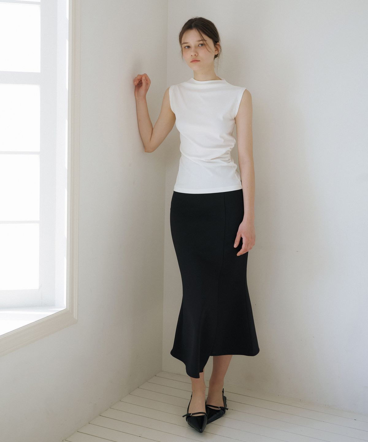 리올그(REORG) CE RIBBED SHIRRING SLEEVELESS WHITE