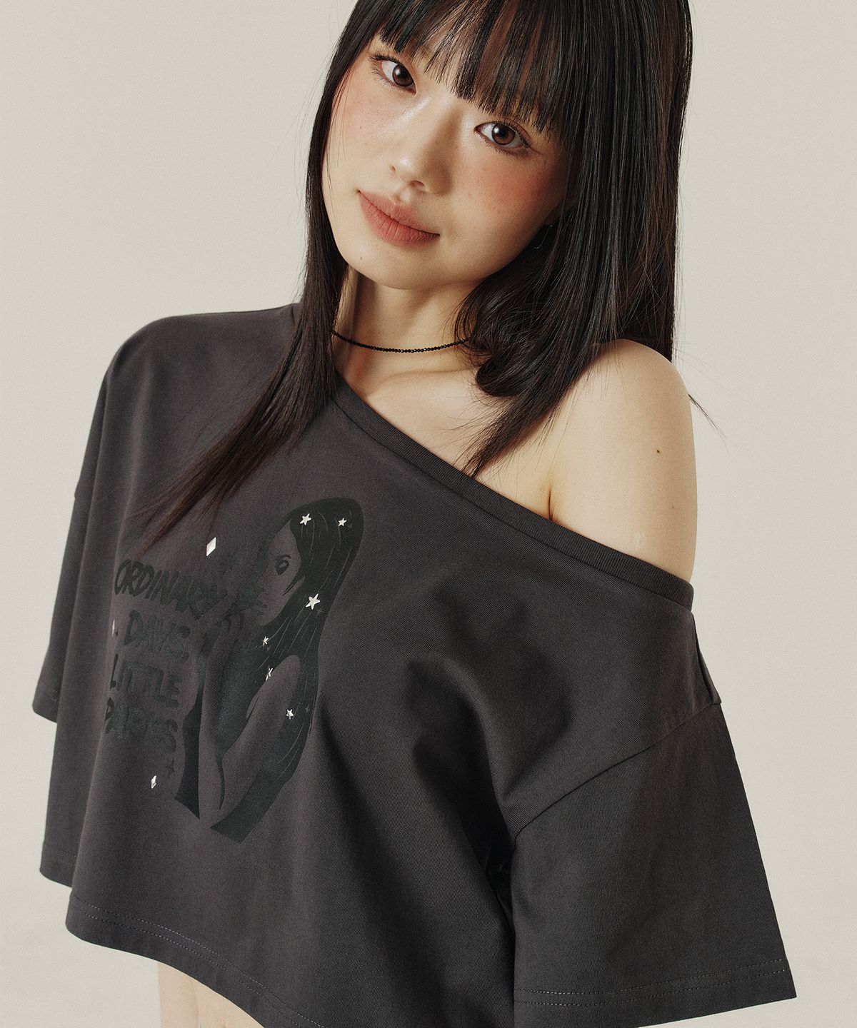 꾸아페(QUAFE) SPARK BEADED OFF-SHOULDER T-SHIRT_3color