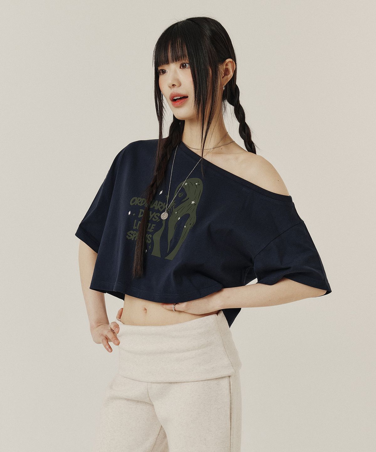 꾸아페(QUAFE) SPARK BEADED OFF-SHOULDER T-SHIRT_3color