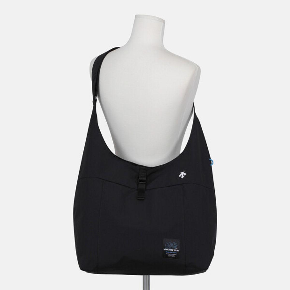 데상트(DESCENTE) 라지 경량 쇼퍼백 블랙 SR223UBG42