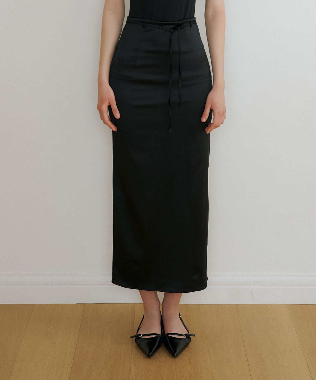 리올그(REORG) CE SATIN STRING SKIRT BLACK