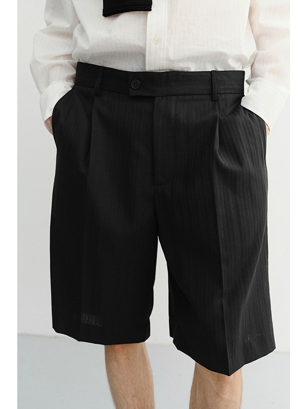 던스트 포 맨(DUNST FOR MEN) PLEATED BERMUDA SHORTS_UDPA6B322_BLACK