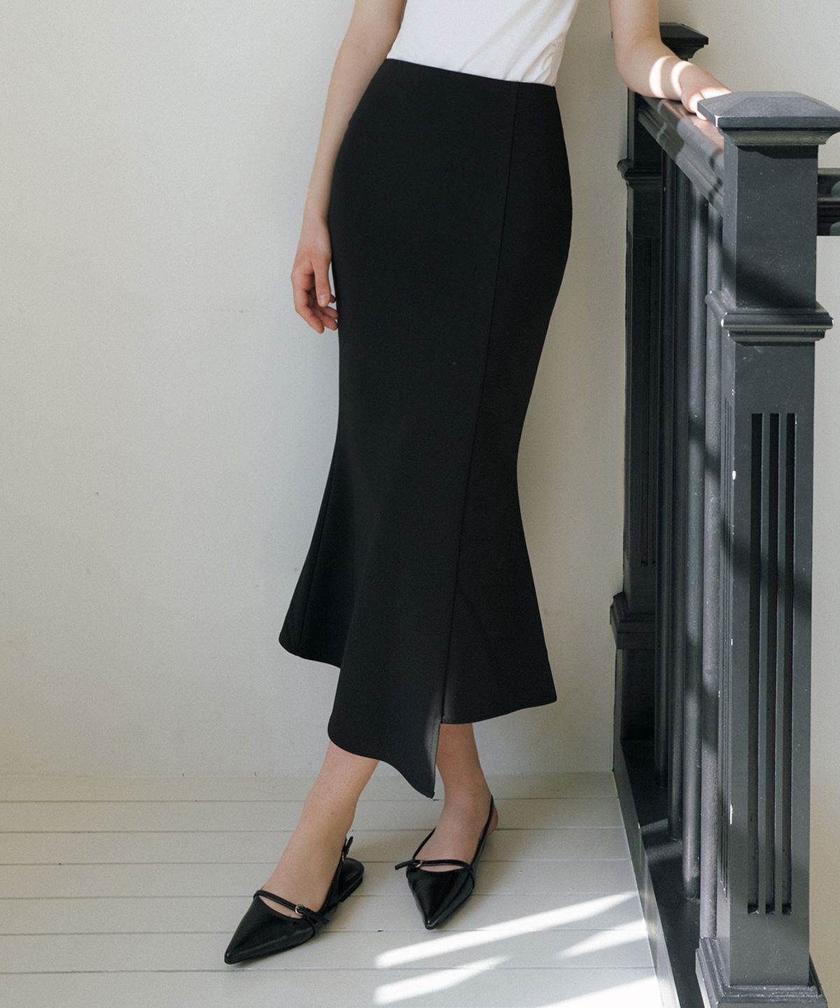 리올그(REORG) CE UNBALANCED MERMAID SKIRT BLACK