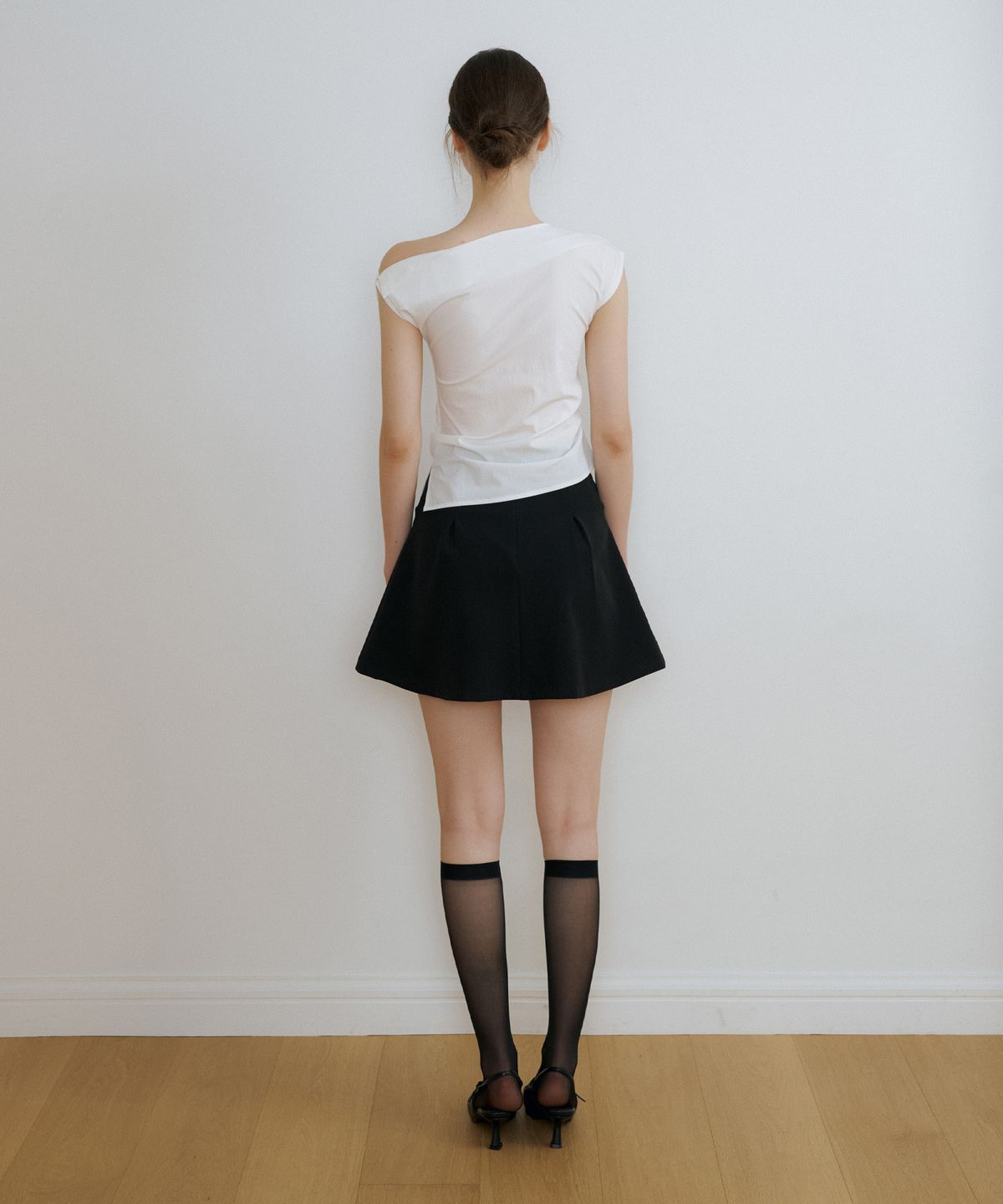 리올그(REORG) CE ONE SHOULDER BLOUSE WHITE