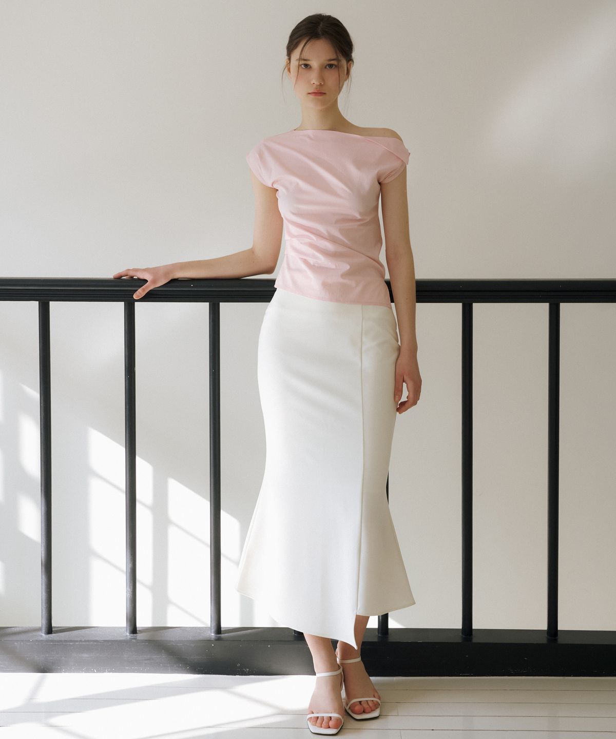 리올그(REORG) CE ONE SHOULDER BLOUSE BABY PINK