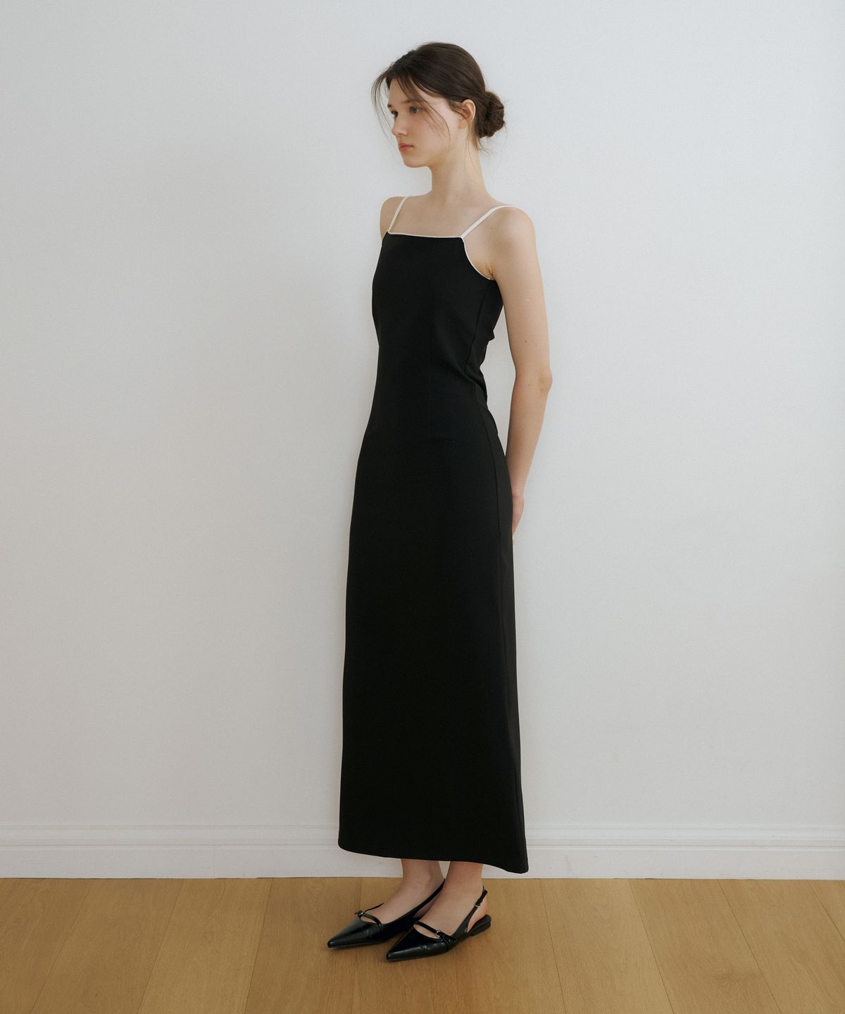 리올그(REORG) CE LACE POINT SLEEVELESS OPS BLACK