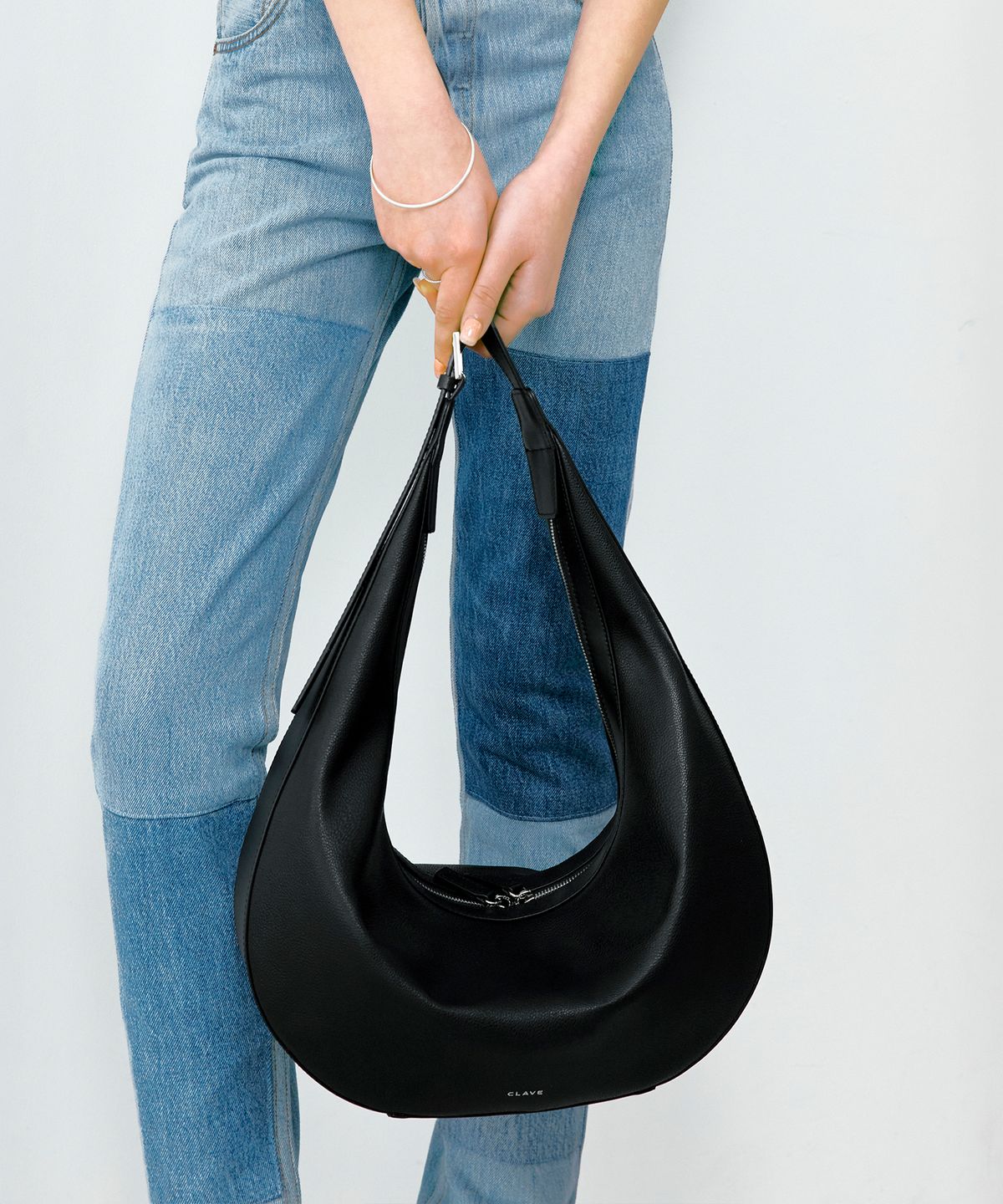 끌라베(CLAVE) 슬론 블랙 숄더백(SLOANE Black Shoulder Bag)
