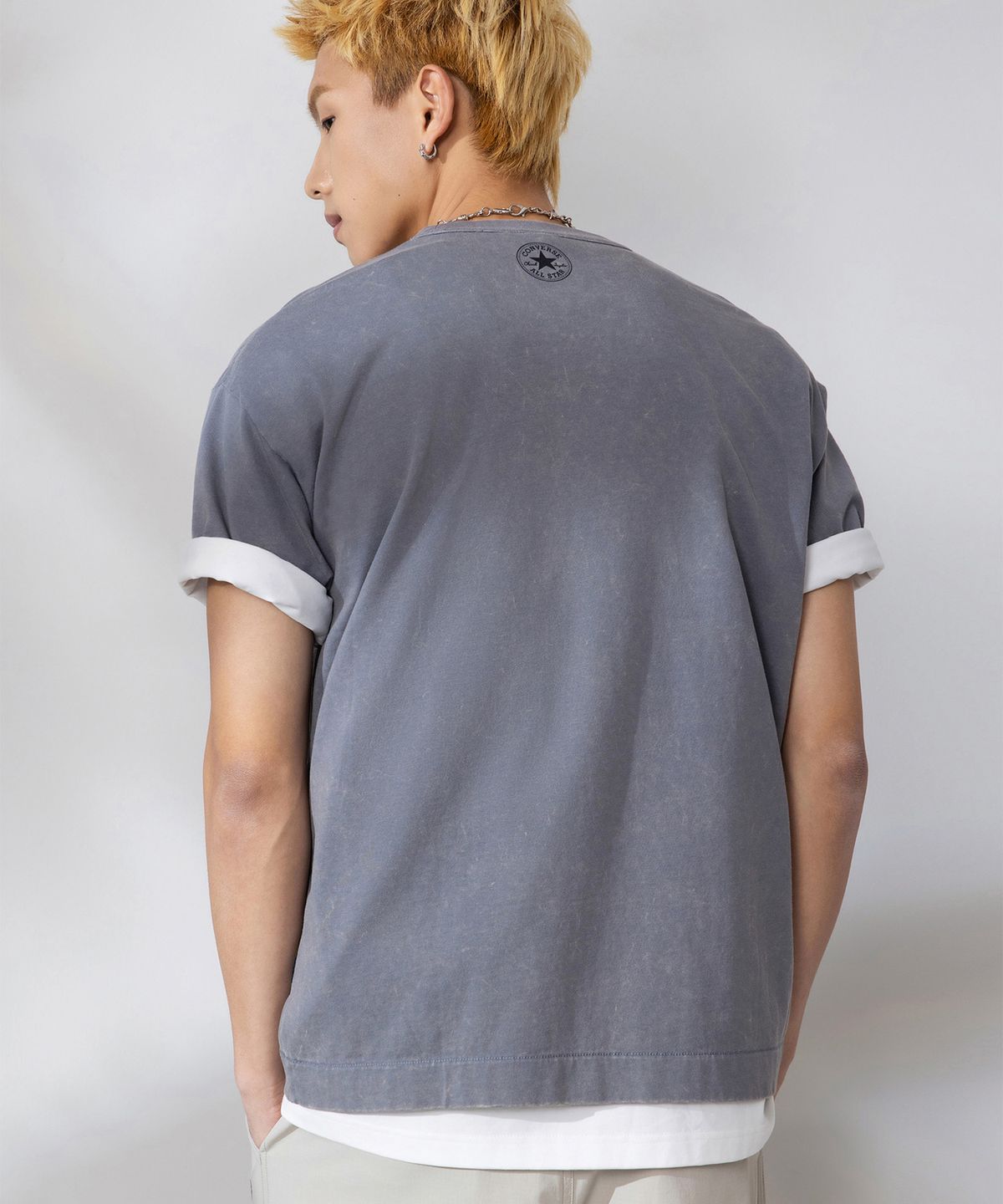컨버스(CONVERSE) 버비지 로고 워시드 루즈 핏 티셔츠 콰이어트 쉐이드 UCJ755-G6M
