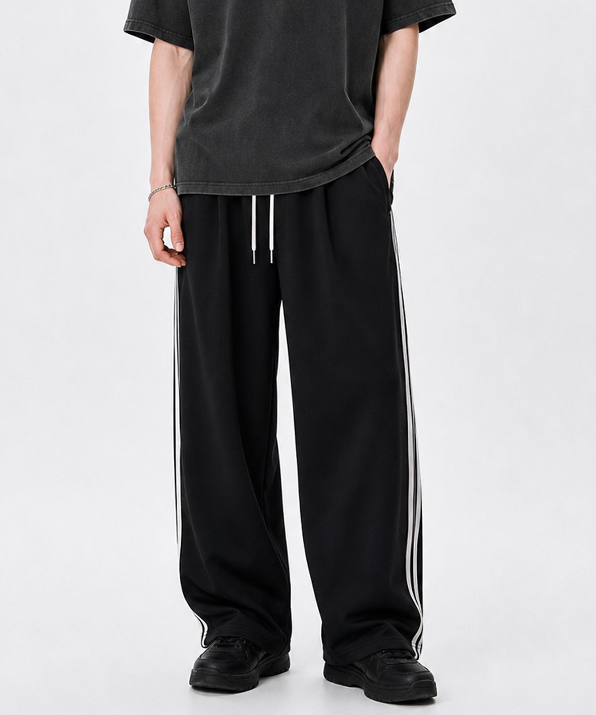 포더핏(FOR THE FIT) 오비 배색 원턱 트랙 스웨트 팬츠_2color