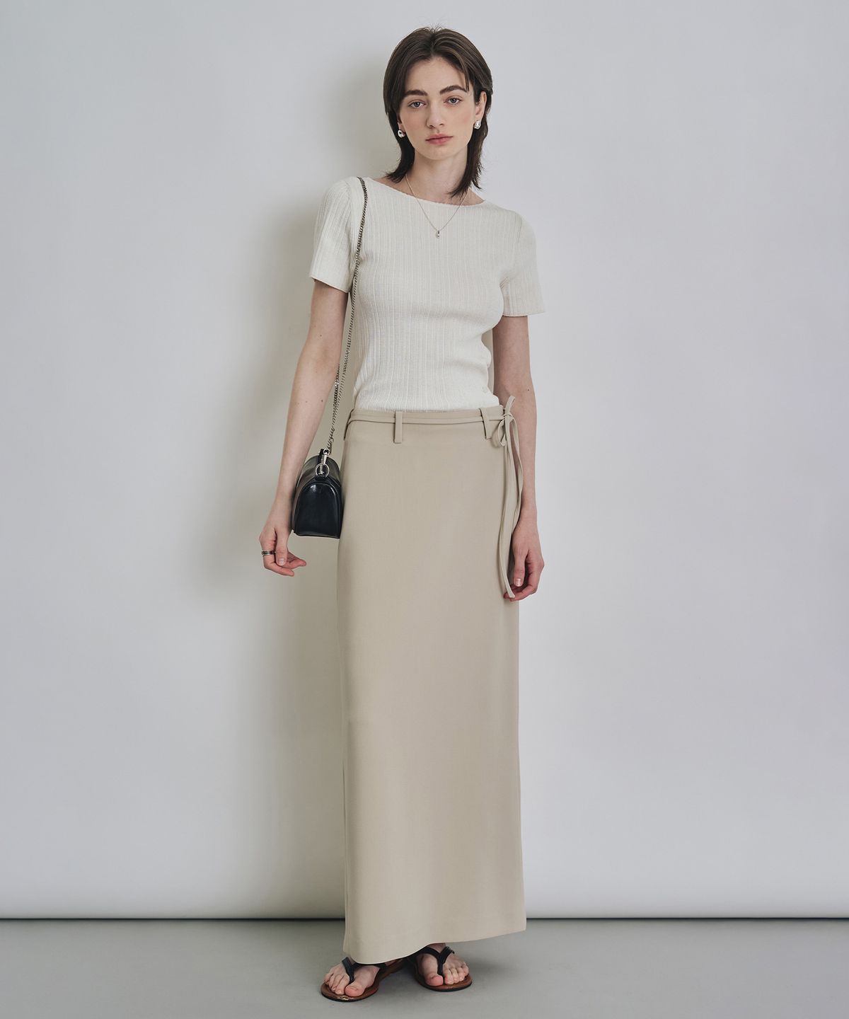 커스텀어클락 우먼(COSTUMEOCLOCK WOMAN) 포멀 슬릿 H라인 맥시 스커트 베이지 COWSK002BEIGE