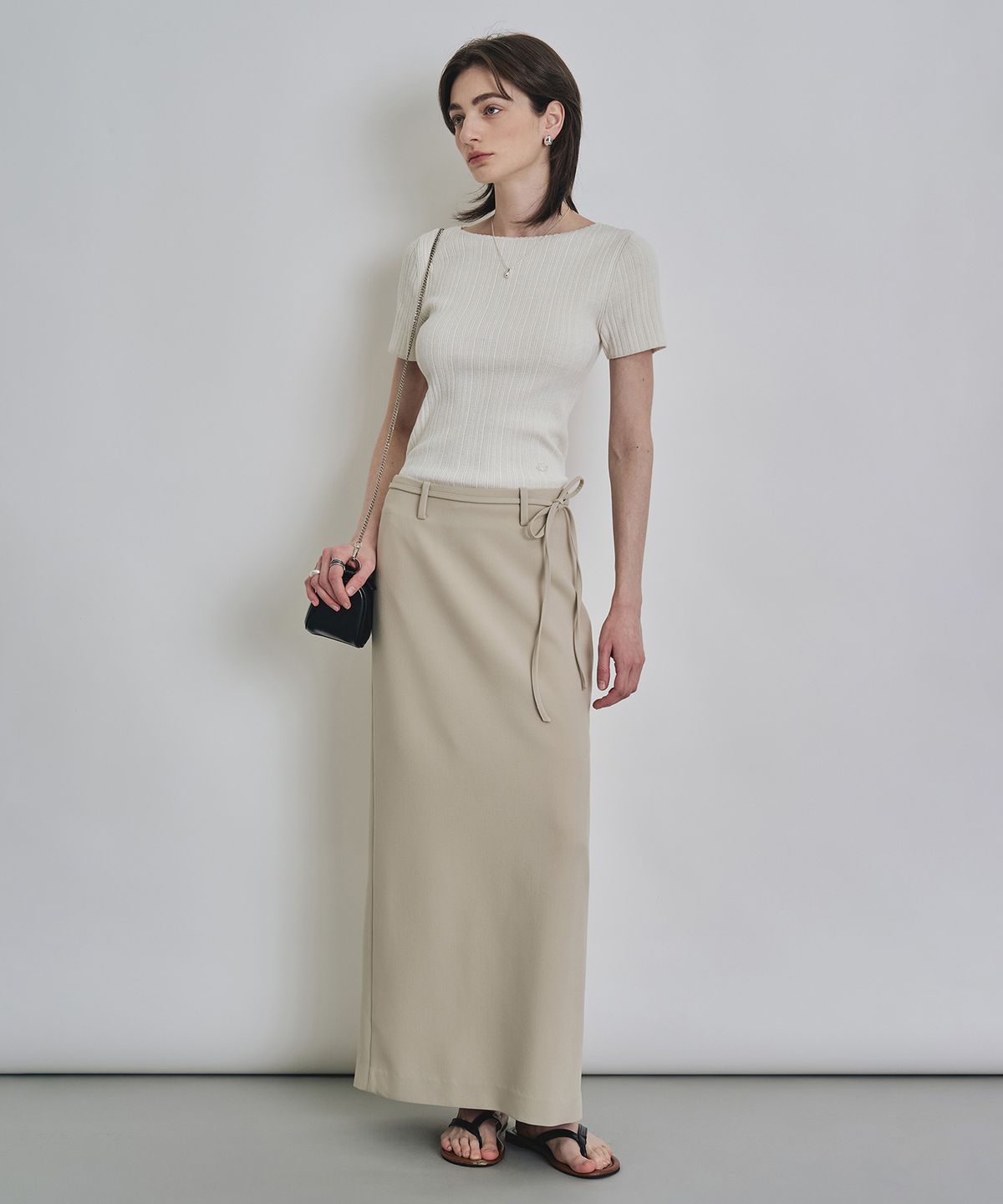 커스텀어클락 우먼(COSTUMEOCLOCK WOMAN) 포멀 슬릿 H라인 맥시 스커트 베이지 COWSK002BEIGE