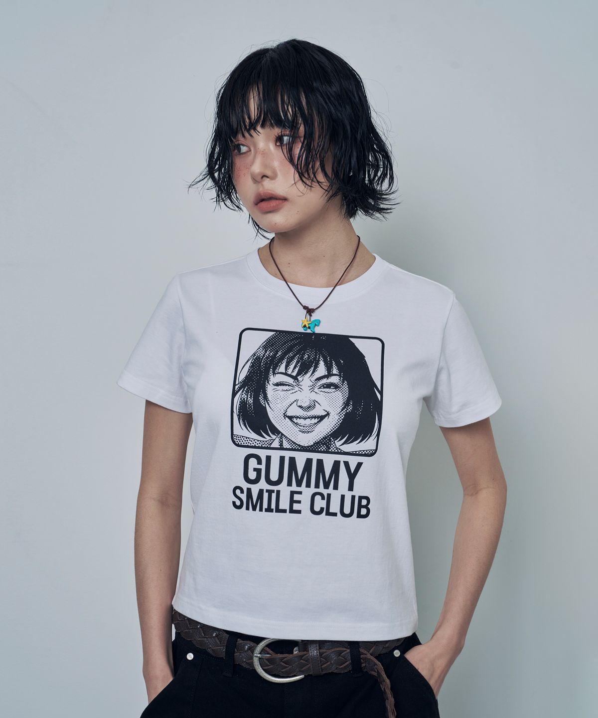 루저스클럽(LOSERS CLUB) GUMMY SMILE CLUB 반팔티셔츠 화이트