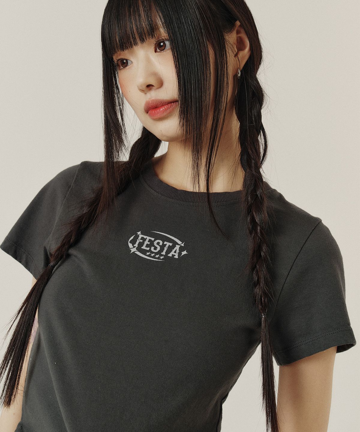 꾸아페(QUAFE) FESTA LOGO CROP T-SHIRT_2color