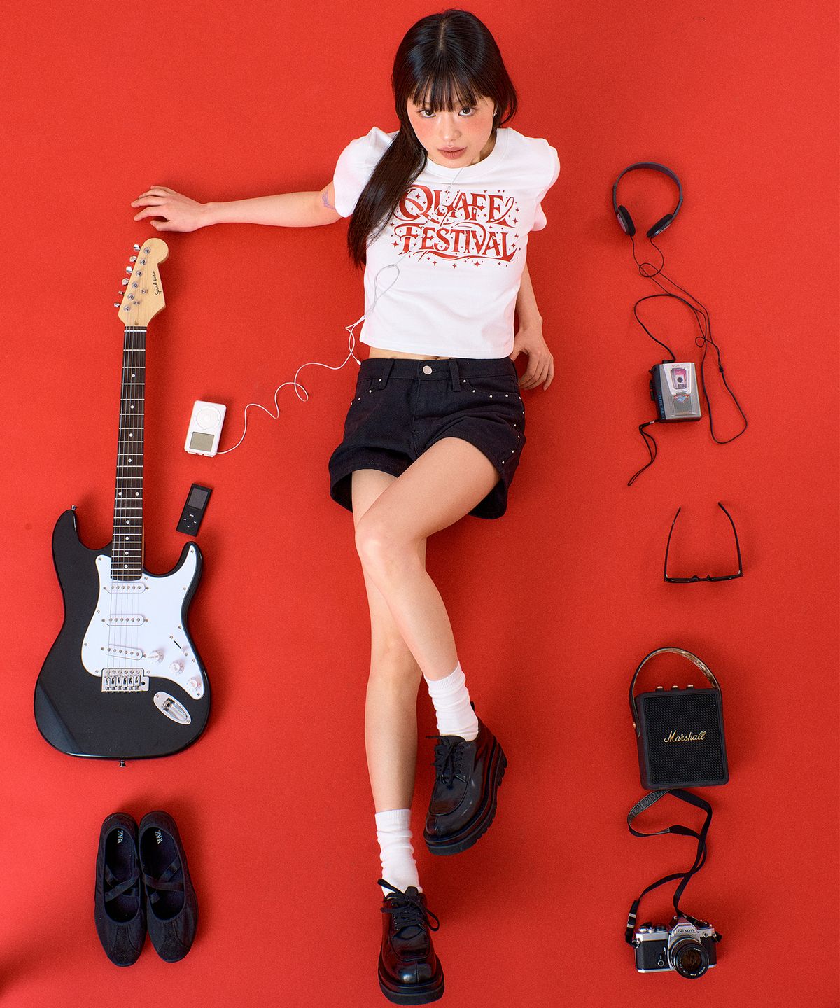 꾸아페(QUAFE) BEADED FESTA CROP T-SHIRT
