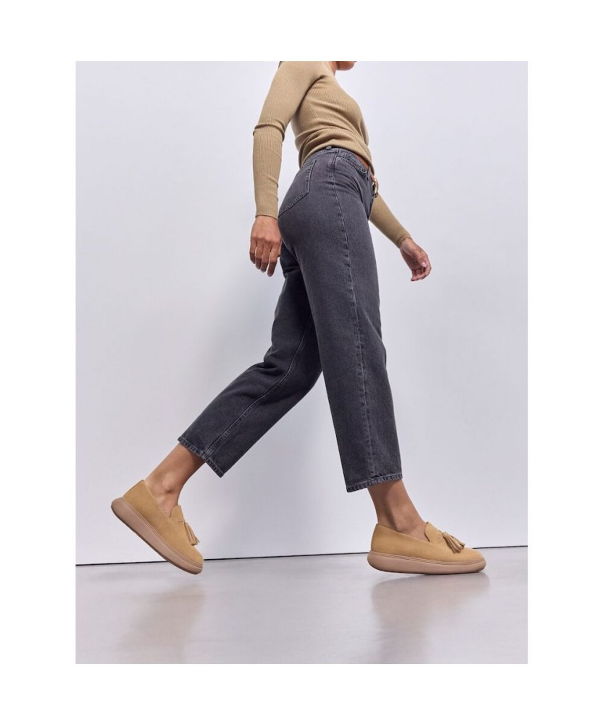 핏플랍(FITFLOP) [iQ-COMFF] 여성 태슬 스웨이드 로퍼 - 카멜 (FT59K2L03C)