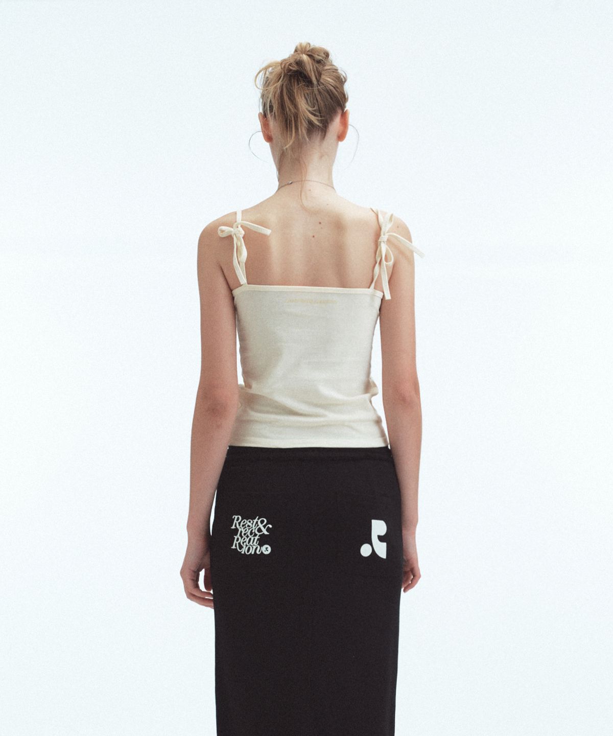 레스트앤레크레이션(REST&RECREATION) BACK TIE SLEEVELESS - CREAM