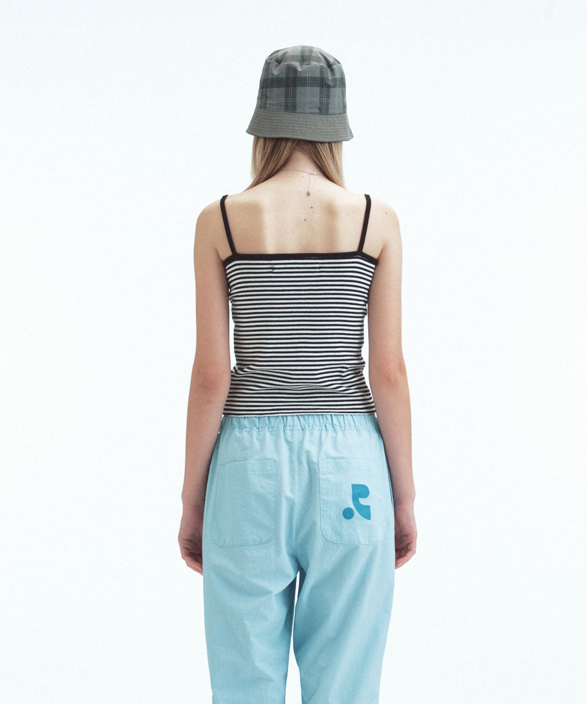 레스트앤레크레이션(REST&RECREATION) STRIPE LOGO SLEEVELESS - BLACK