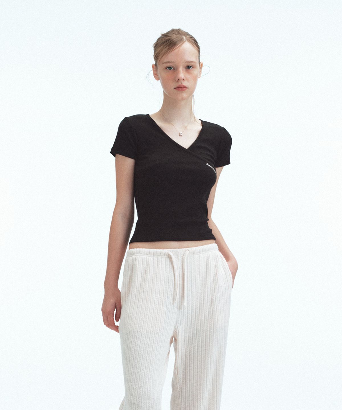 레스트앤레크레이션(REST&RECREATION) WRAP HALF SLEEVE TOP - BLACK