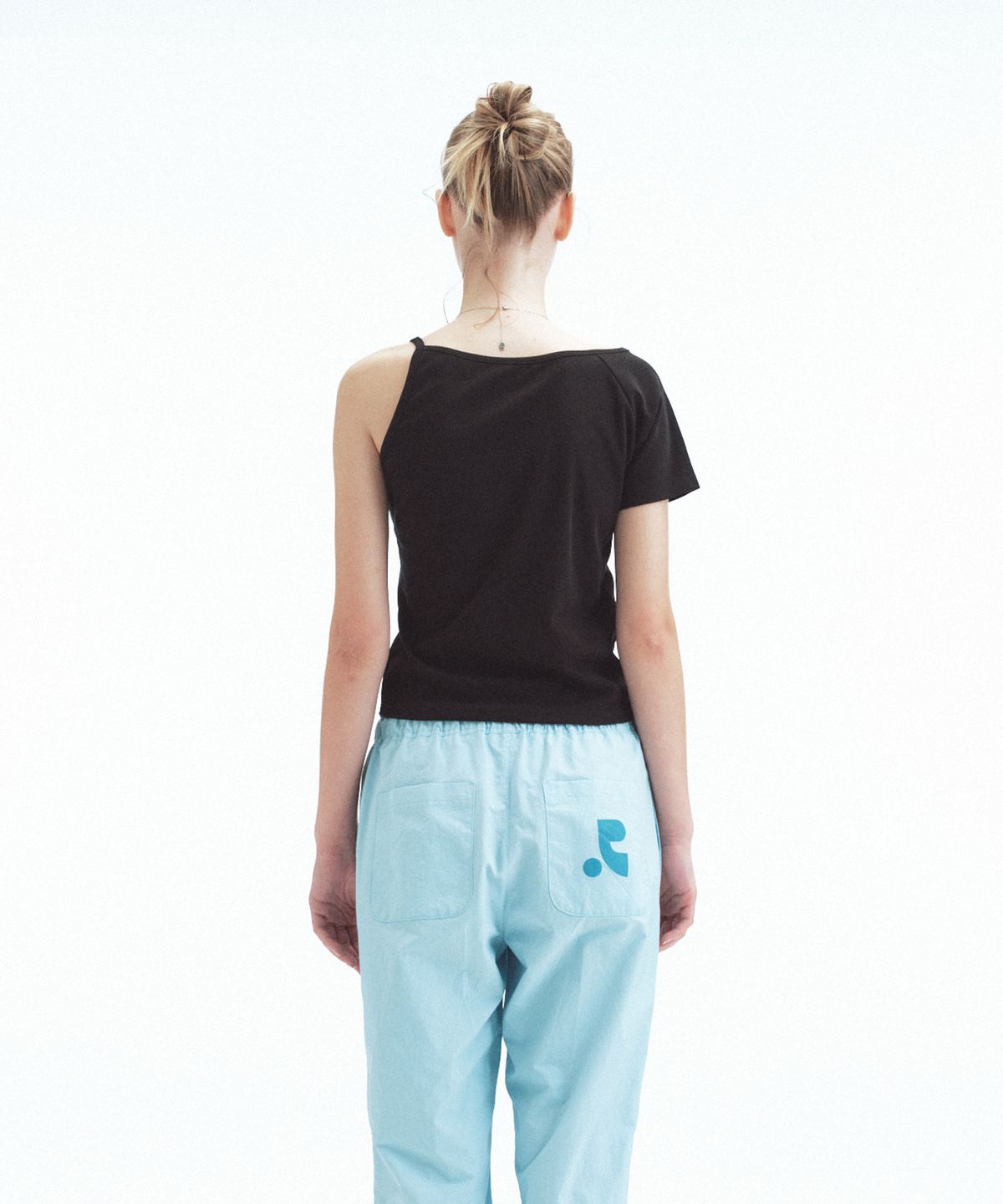 레스트앤레크레이션(REST&RECREATION) UNBALANCED KNIT TOP - BLACK