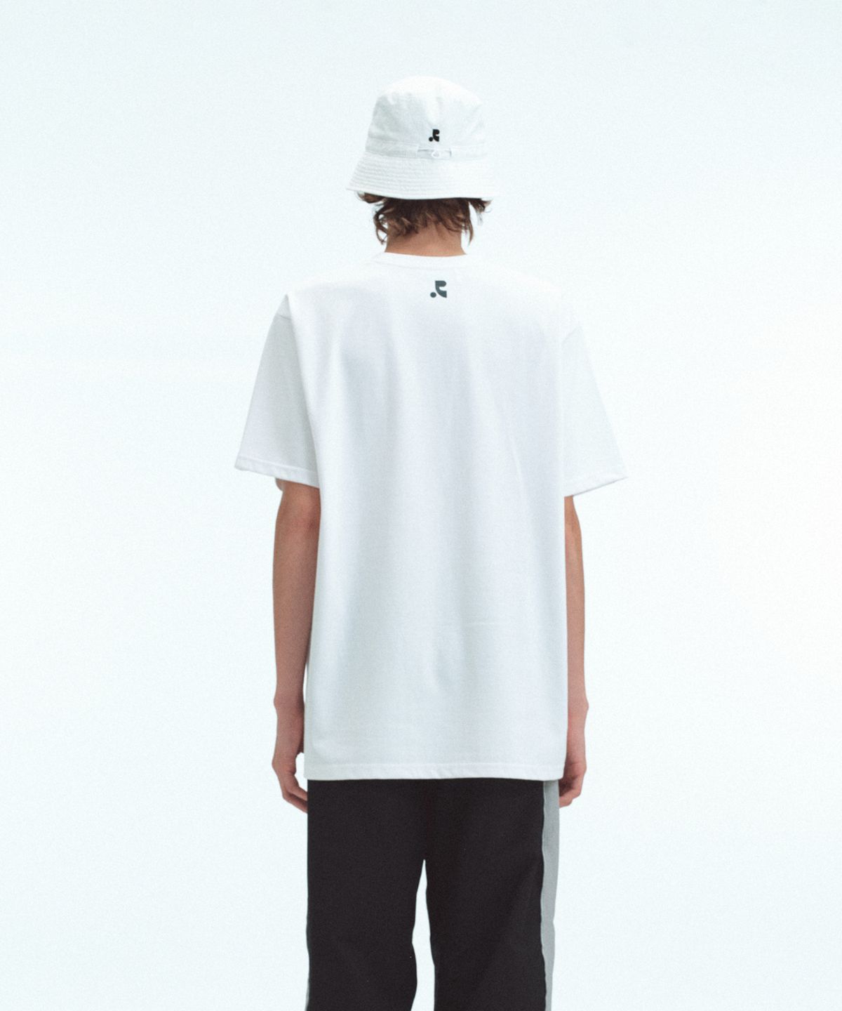 레스트앤레크레이션(REST&RECREATION) OVERSIZED POCKET T-SHIRT - WHITE