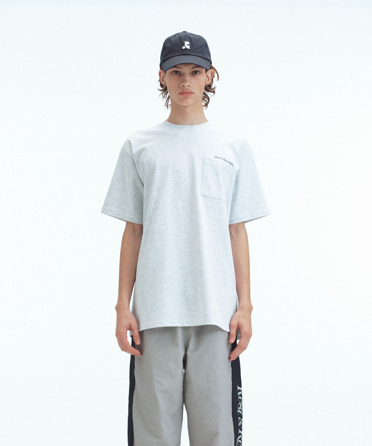 레스트앤레크레이션(REST&RECREATION) OVERSIZED POCKET T-SHIRT - LIGHT GREY
