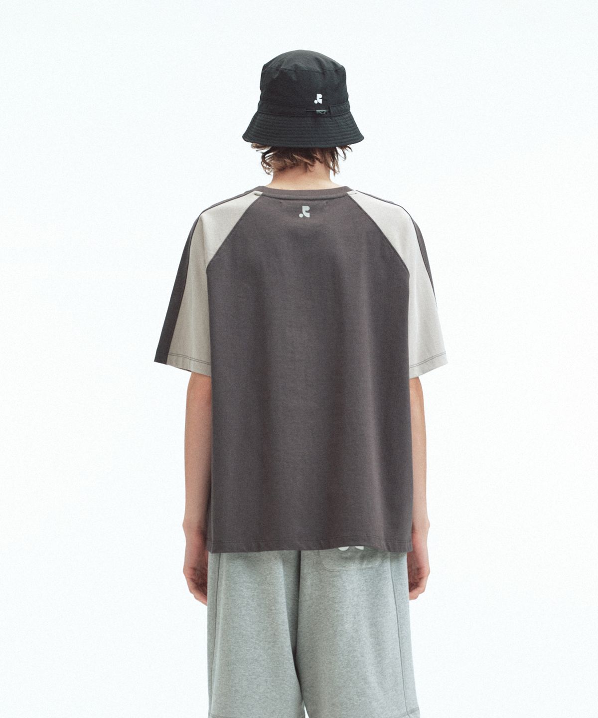 레스트앤레크레이션(REST&RECREATION) COLORATION RAGLAN T-SHIRT - CHARCOAL