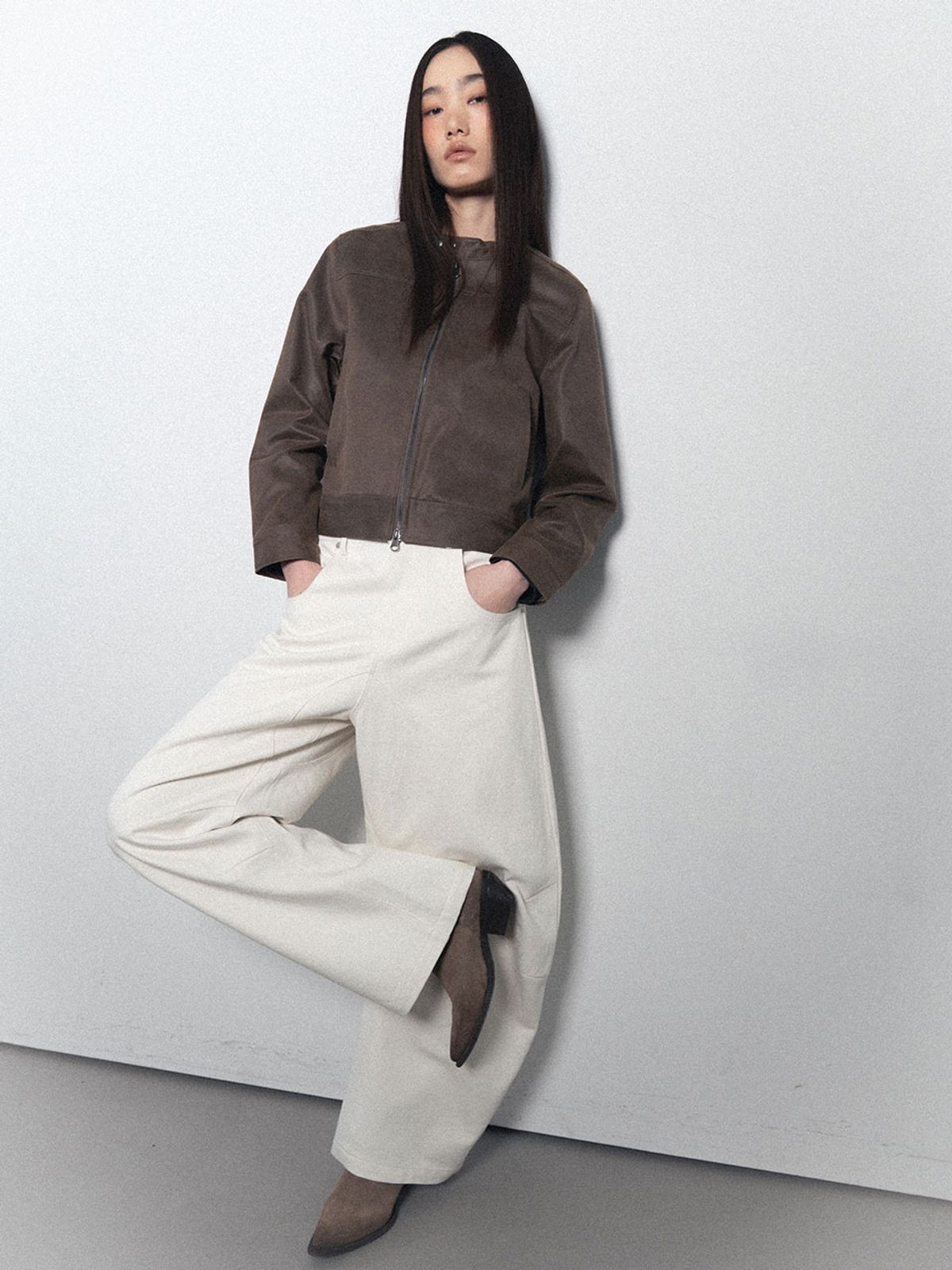 비수스(VISUS) Cotton Curved Pants_Ivory