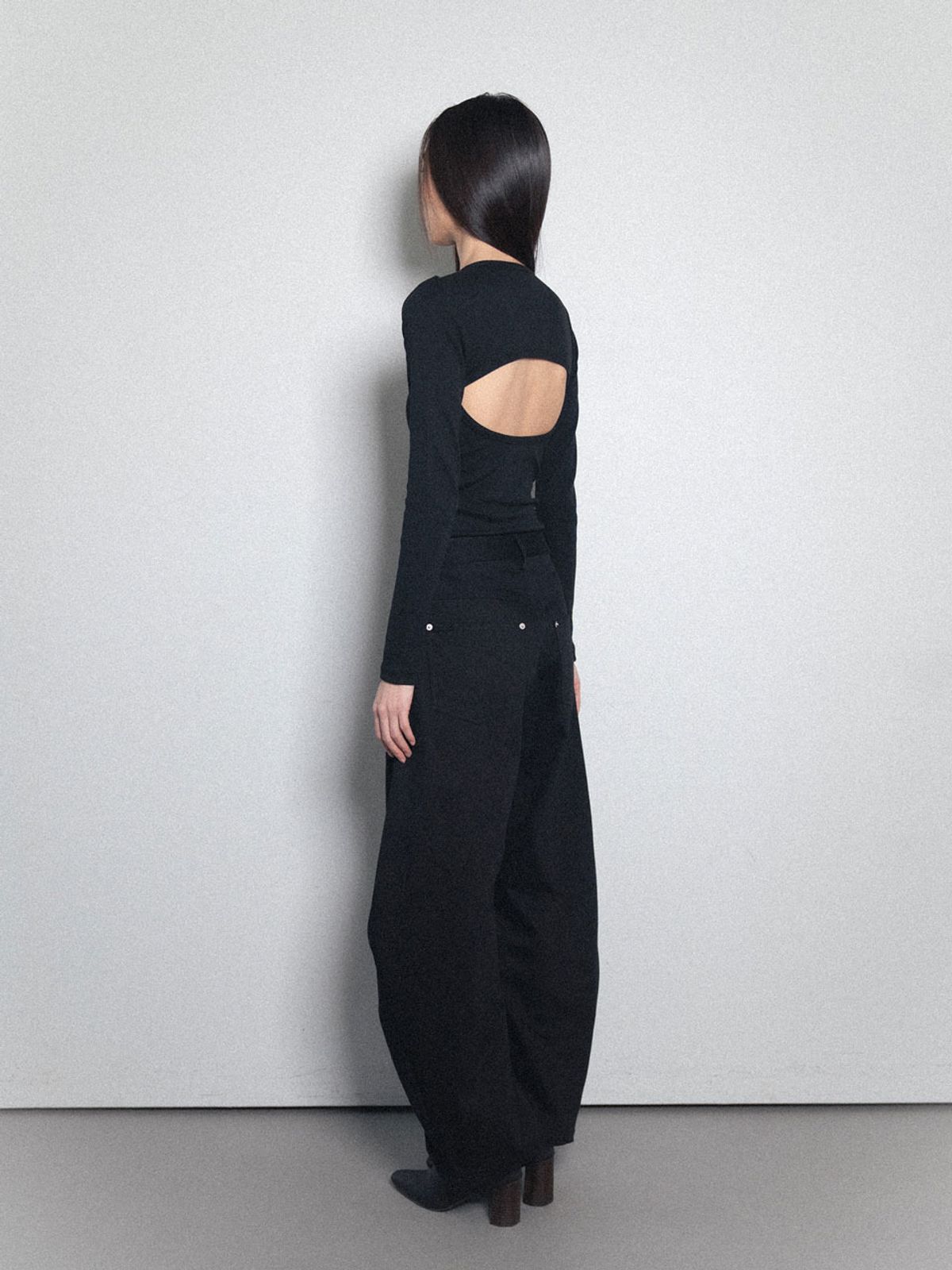 비수스(VISUS) Cotton Curved Pants_Black