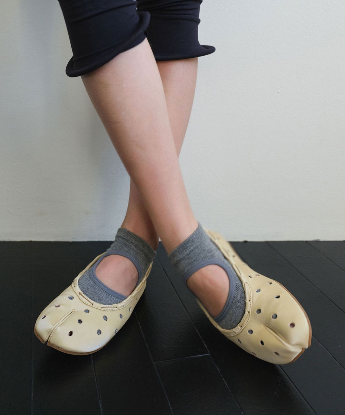 페이즈(PAES) Leather String Flat / Cheese