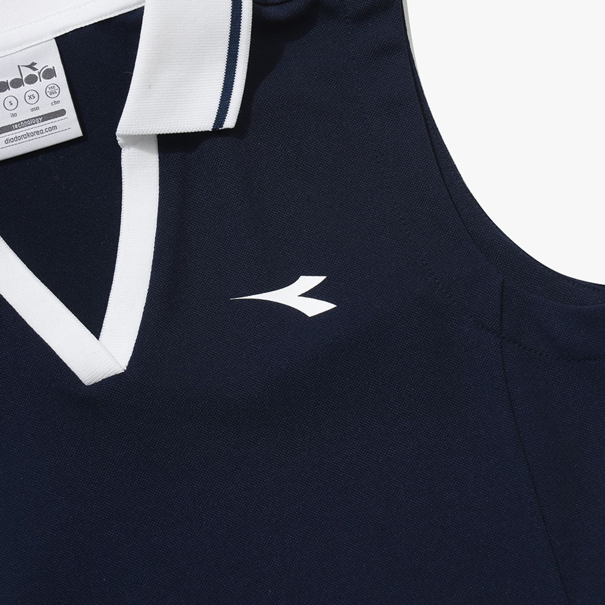 디아도라(diadora) 클래식 테니스 PK 슬리브리스 우먼 NAVY