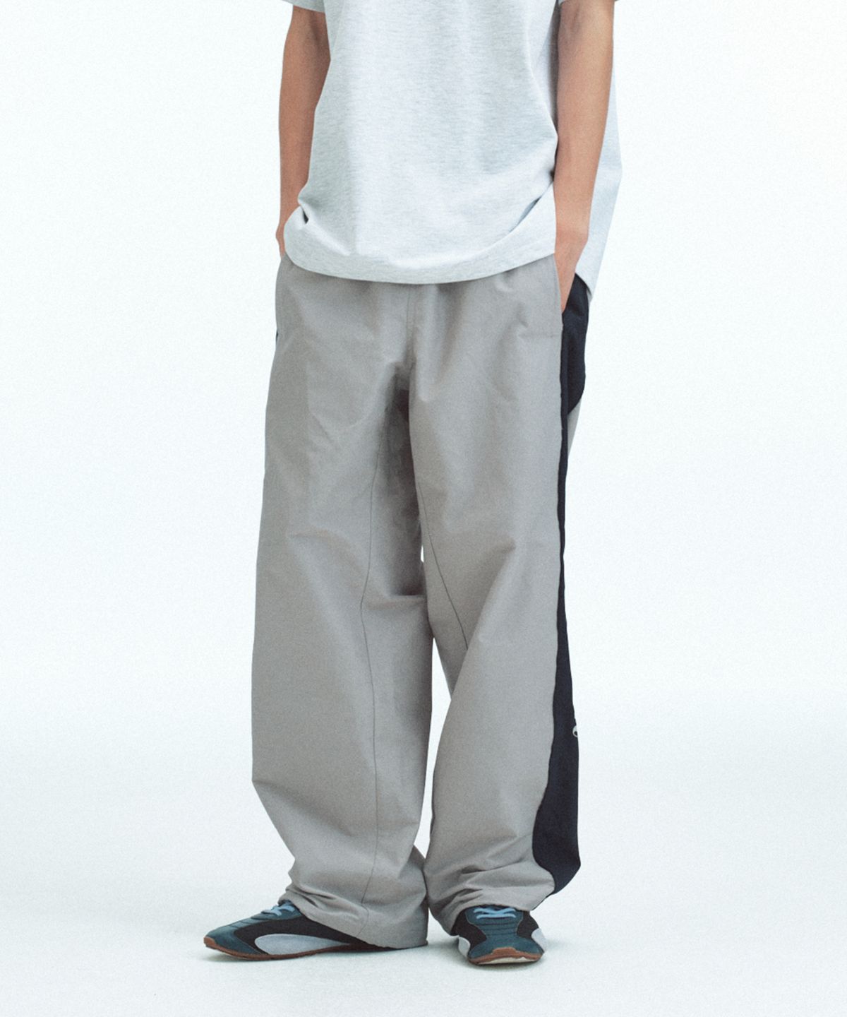 레스트앤레크레이션(REST&RECREATION) NYLON TRACK PANTS - GREY