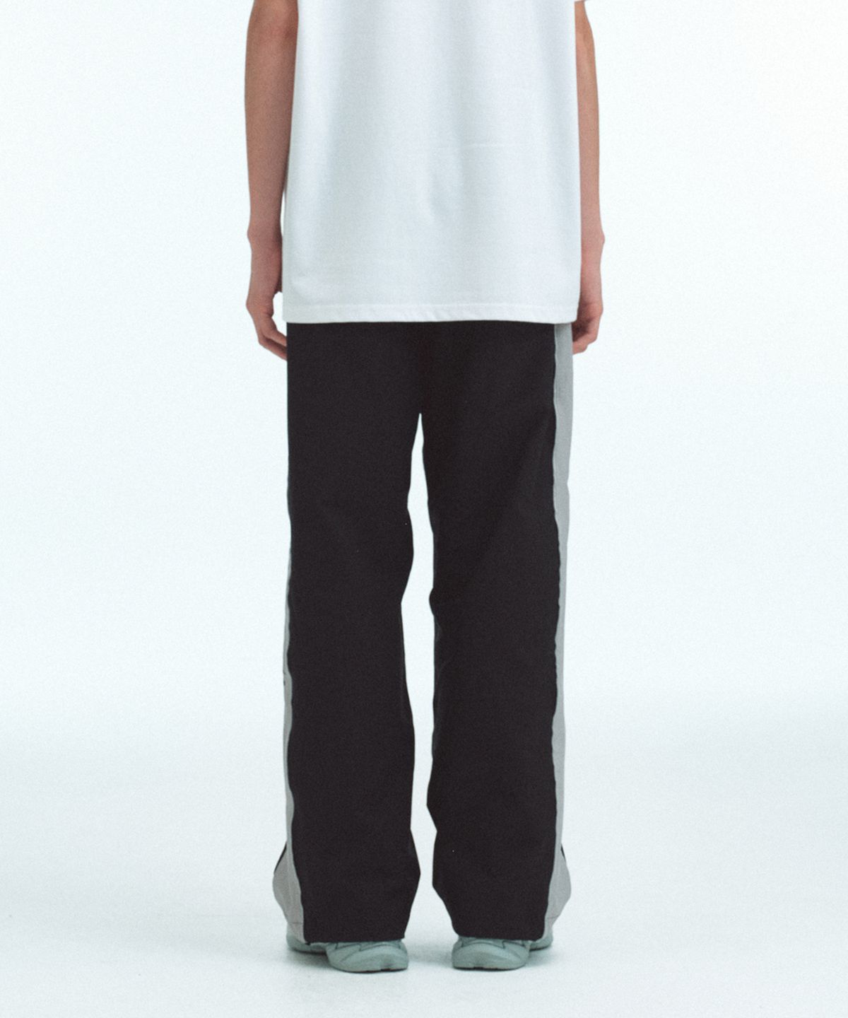 레스트앤레크레이션(REST&RECREATION) NYLON TRACK PANTS - BLACK