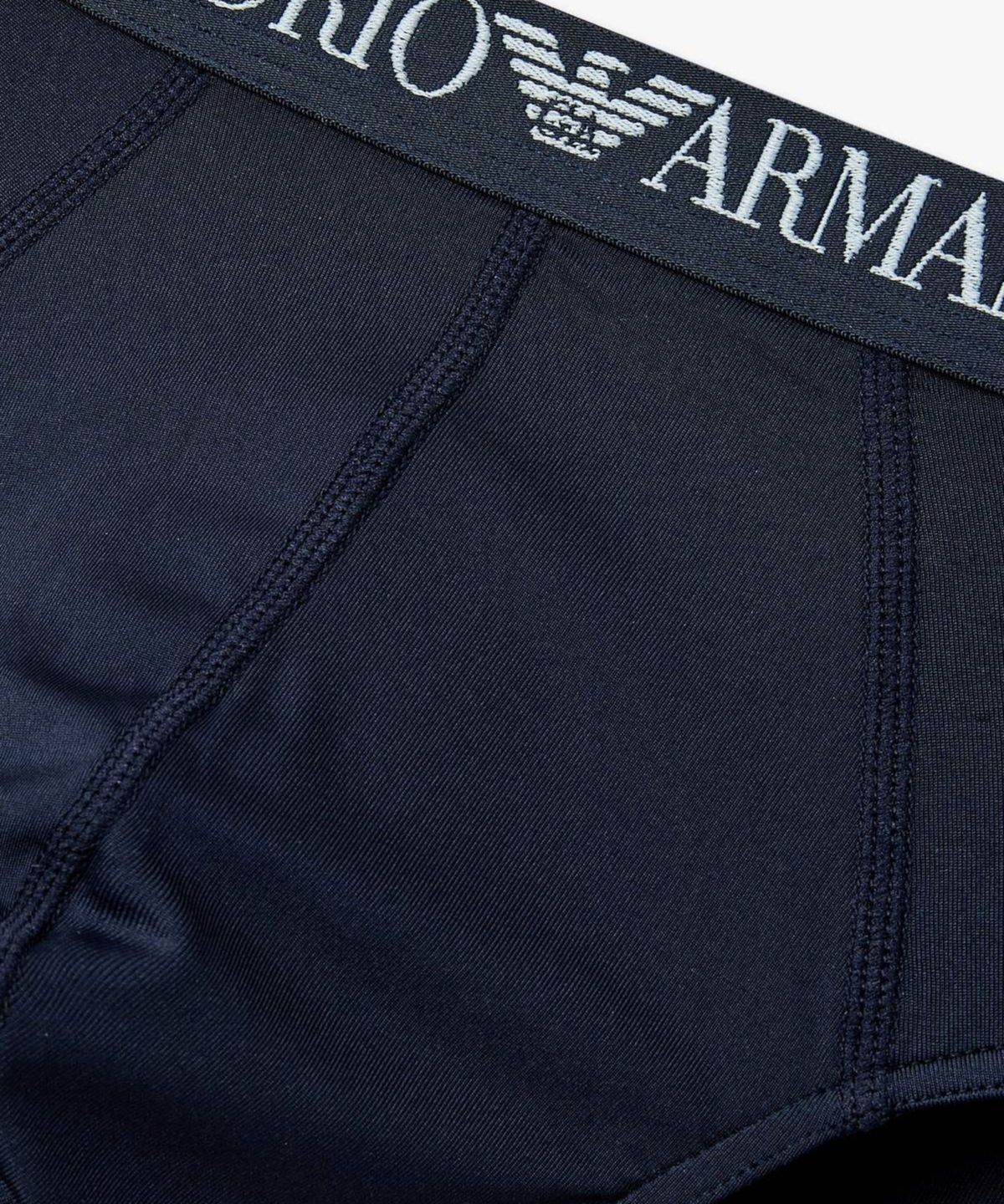 엠포리오 아르마니 언더웨어(EMPORIO ARMANI UNDERWEAR) 남성 글로시 센터 배색 로고 브리프_네이비 0816111003
