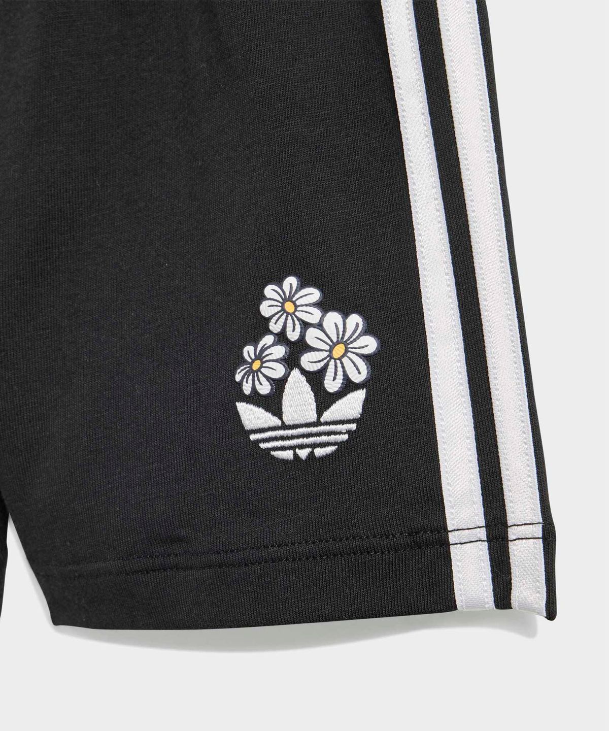 아디다스 키즈(ADIDAS KIDS) 아디다스 X 디즈니 쇼츠 티셔츠 세트 인펀트 - 블랙 / KE0476
