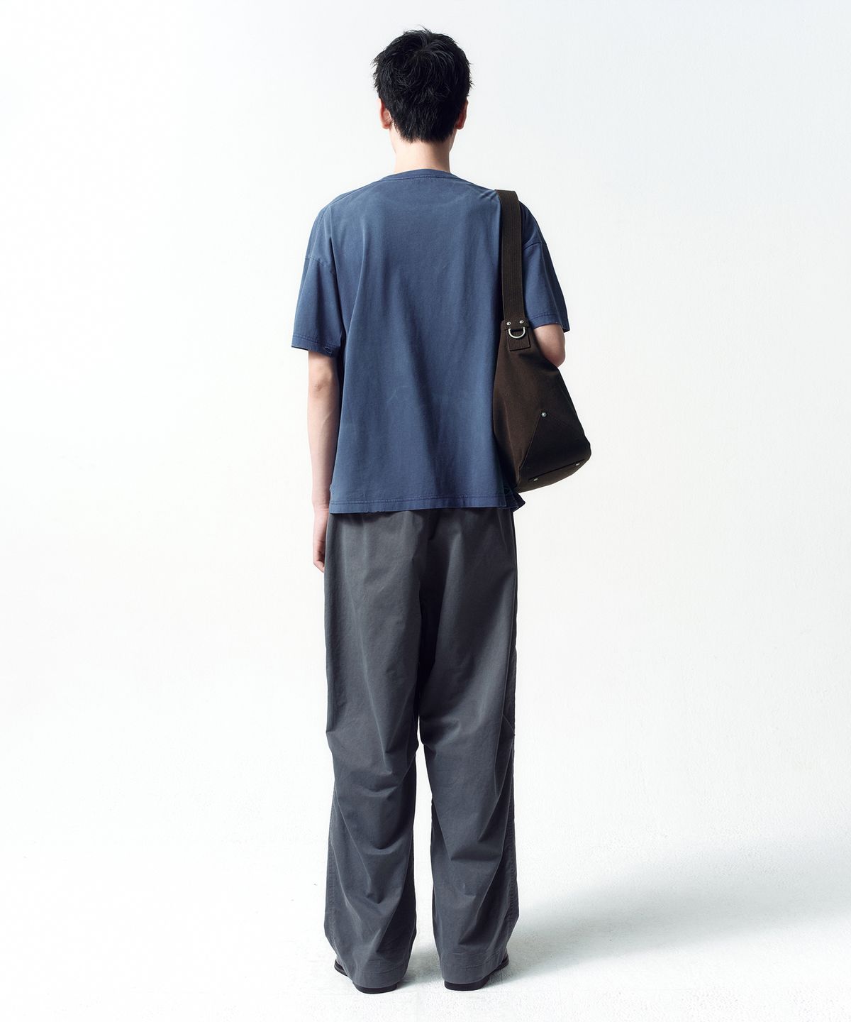 인사일런스(INSILENCE) 디스트레스드 크롭 박스핏 티셔츠 LIGHT NAVY