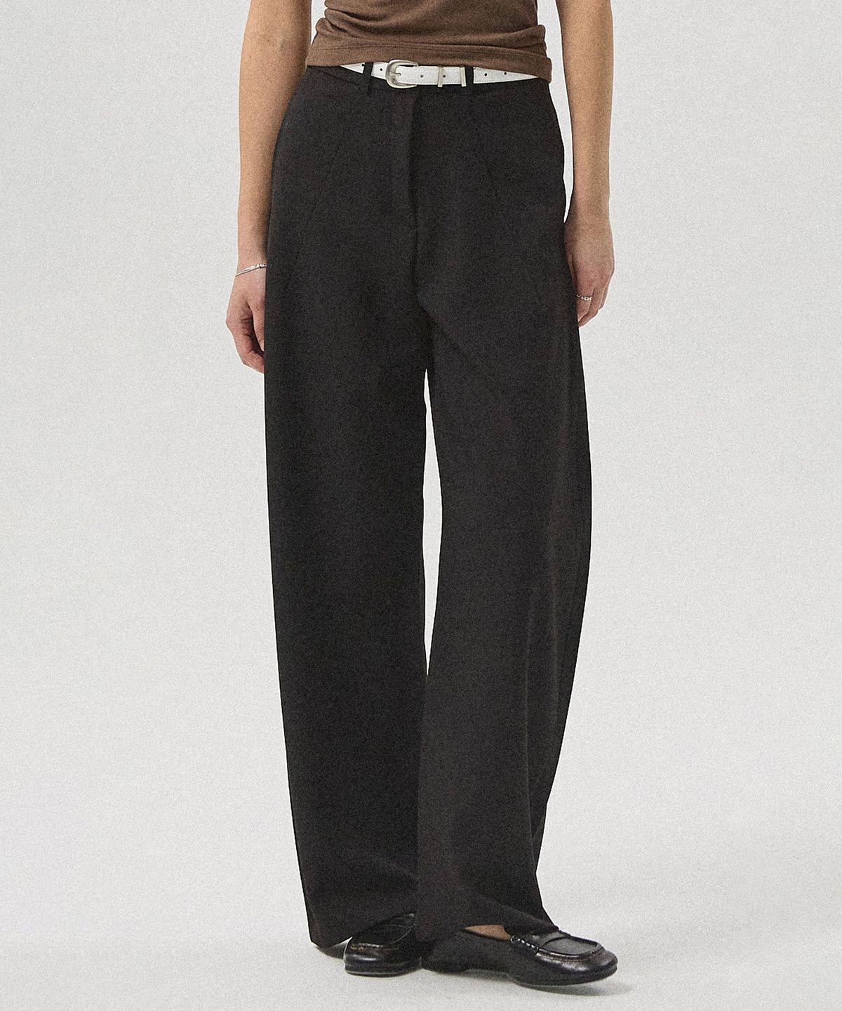 아흐레(AHRE) Rex Curved Tuck Slacks_BLACK [기장선택]