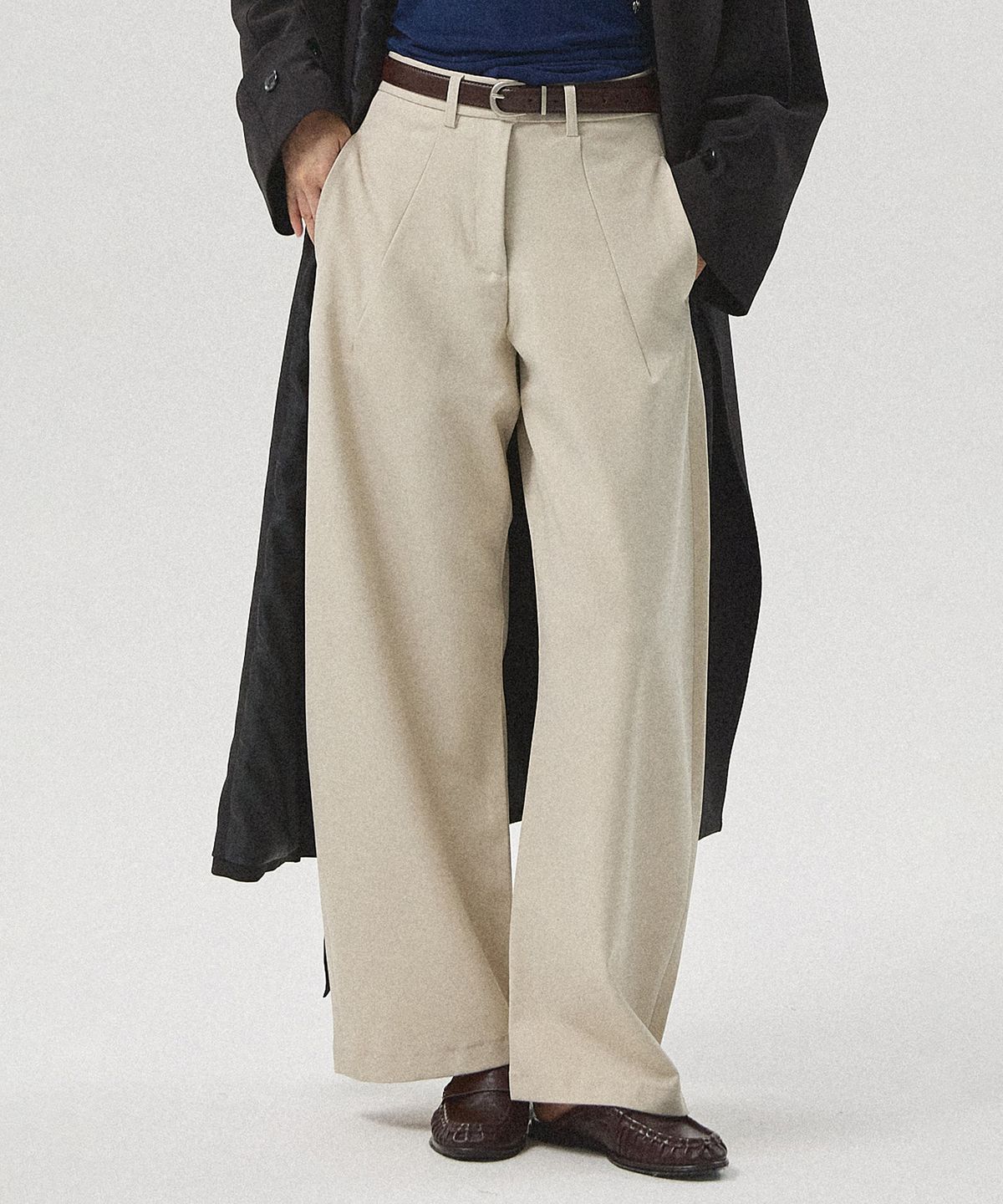 아흐레(AHRE) Rex Curved Tuck Slacks_BEIGE [기장선택]