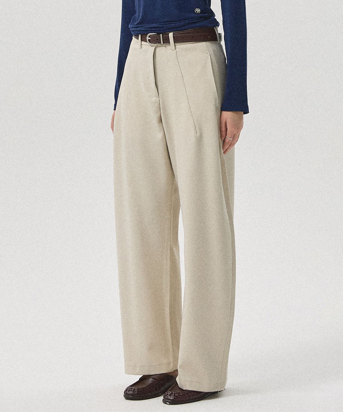 아흐레(AHRE) Rex Curved Tuck Slacks_BEIGE [기장선택]