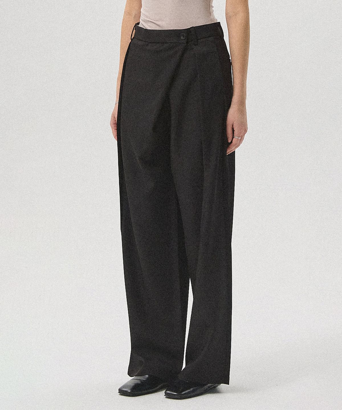 아흐레(AHRE) Arden Wrap Wide Slacks_BLACK [기장선택]