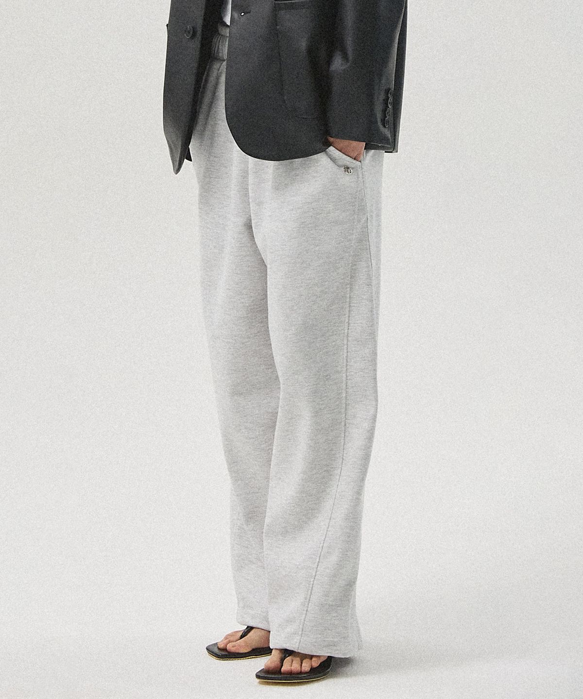 아흐레(AHRE) Aro Oversized Wide Drawstring Sweatpants_WHITE MELANGE