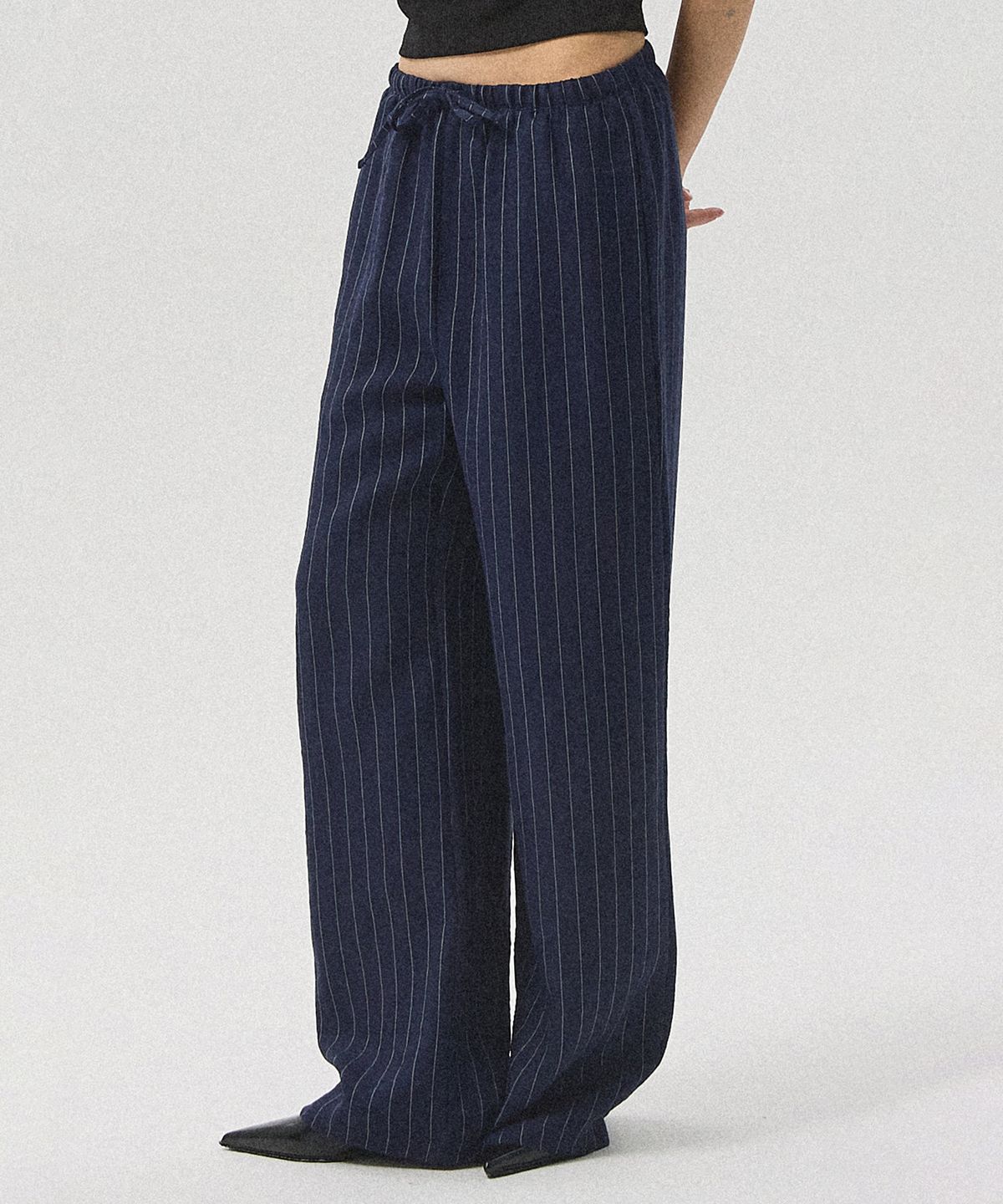 아흐레(AHRE) Sero Linen-Like Stripe Banding Wide Straight Pants_NAVY