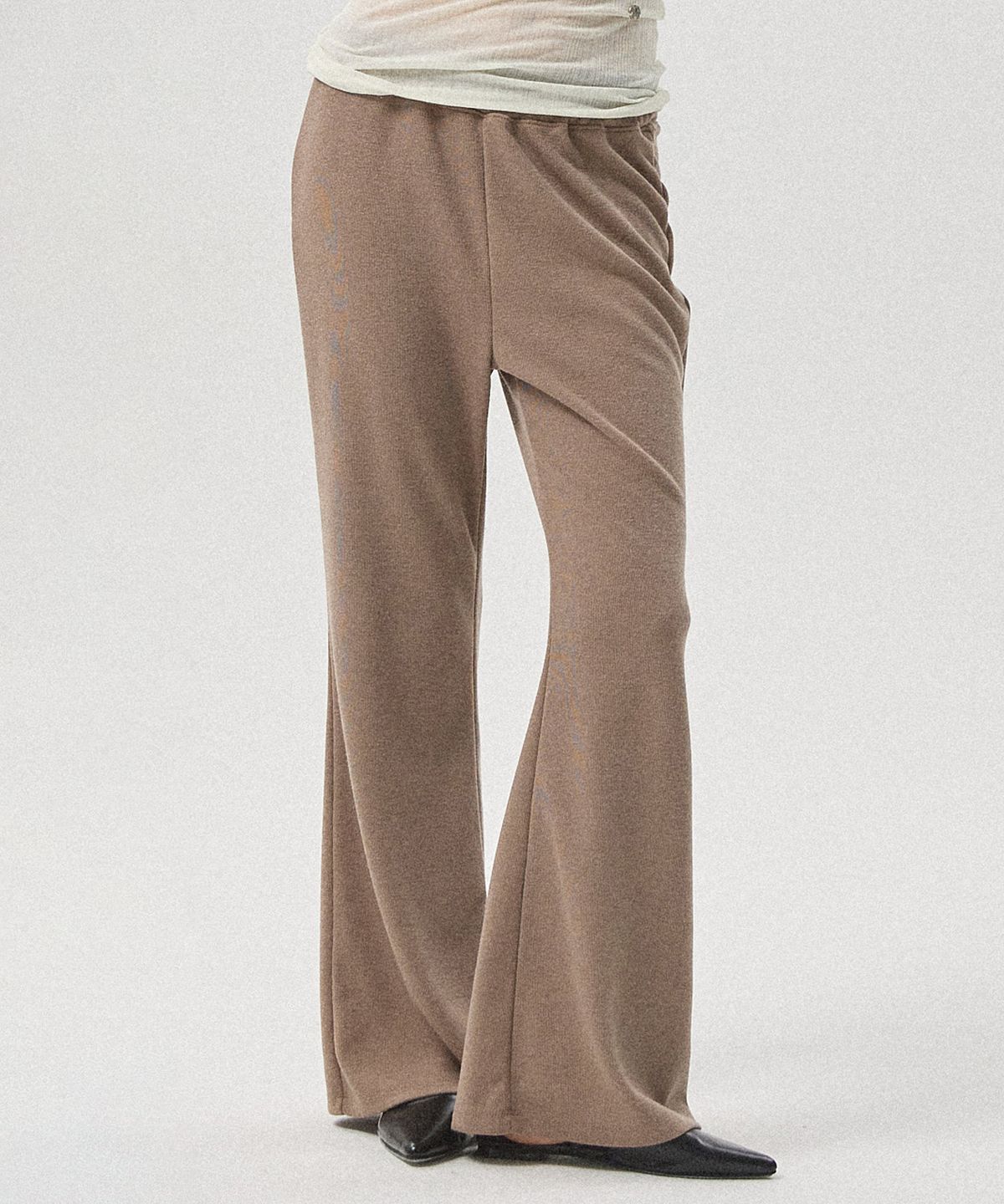 아흐레(AHRE) Lior Jersey Bootcut Banding Pants_BROWN