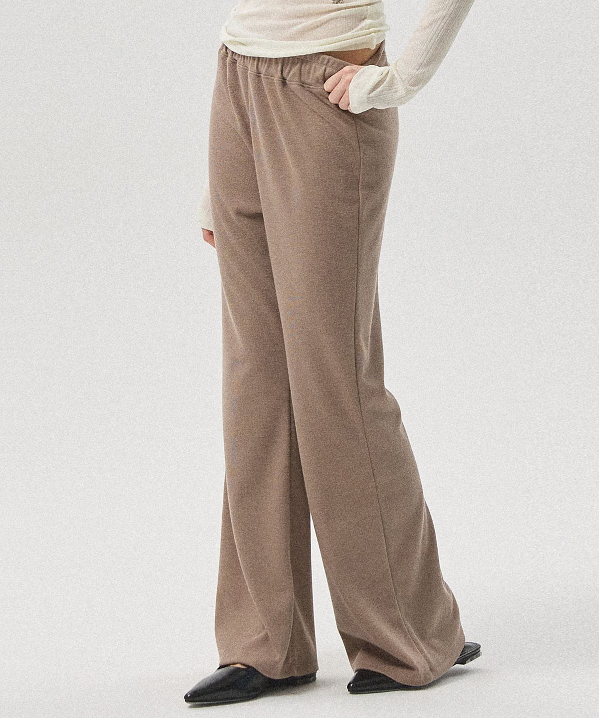 아흐레(AHRE) Lior Jersey Bootcut Banding Pants_BROWN