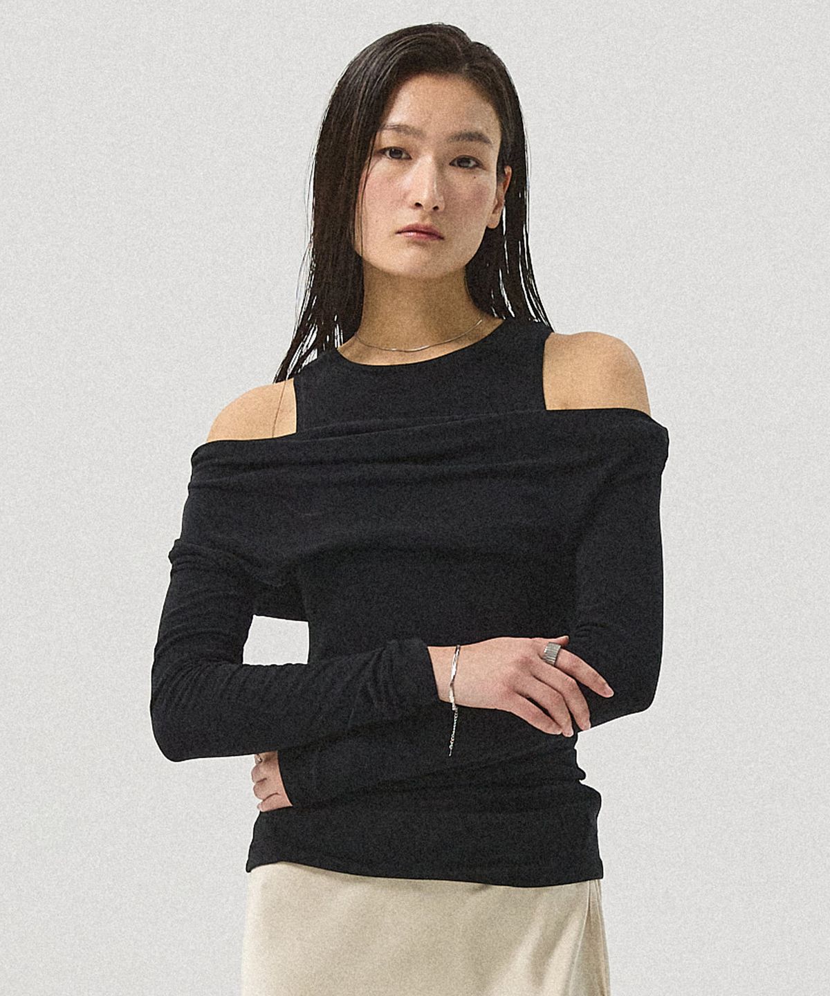 아흐레(AHRE) Nera Layered Off-Shoulder Sleeveless Tank_BLACK