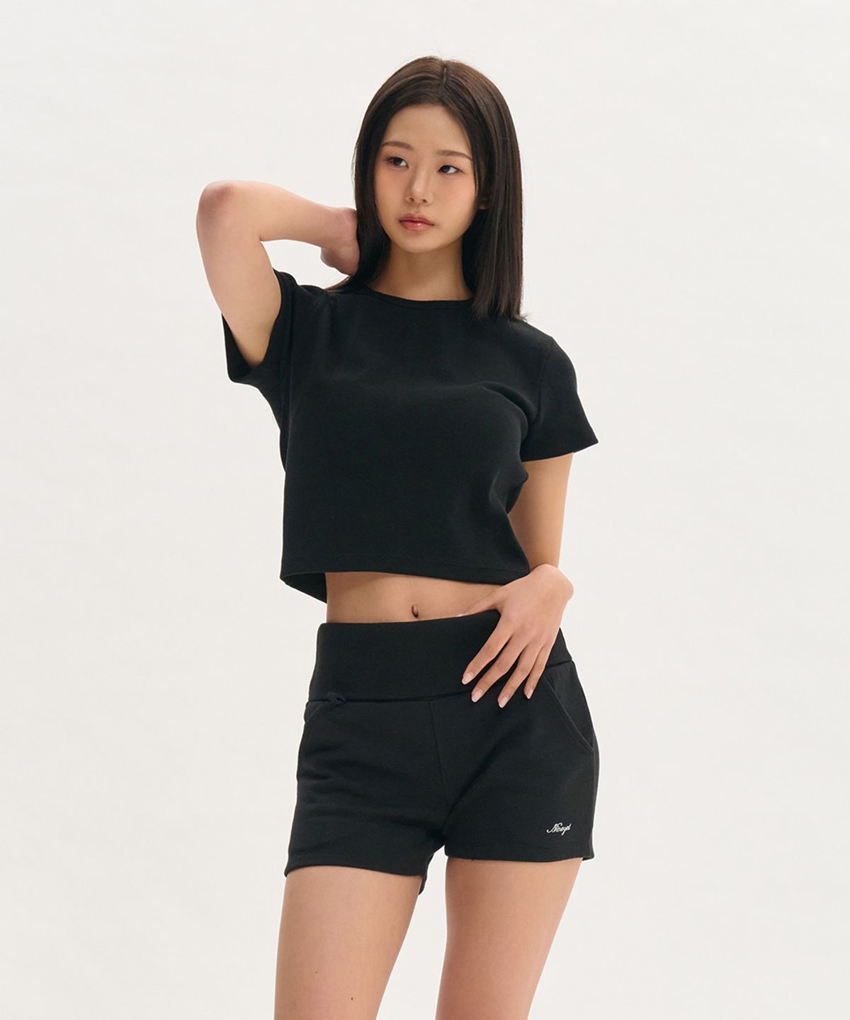 나인제트(NINEZ) 시그니처 슬림 크롭 반팔 티셔츠 (2color)