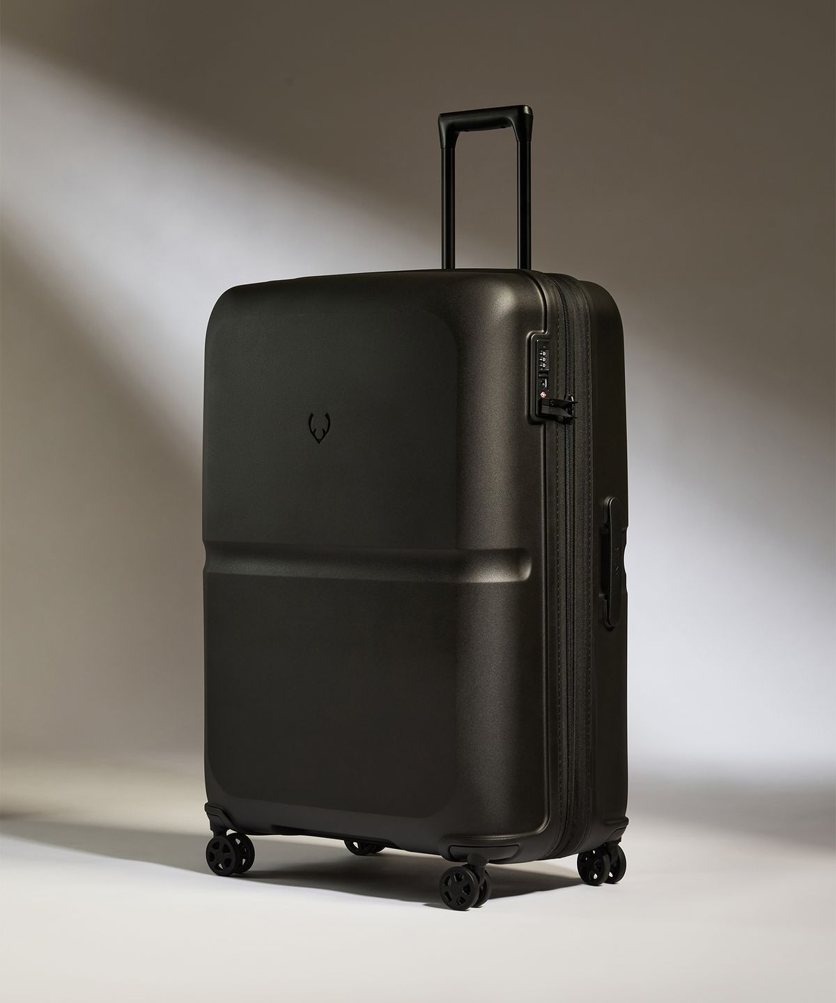앤틀러(ANTLER) [ANTLER] 싱글 스트라이프 31인치 캐리어 - 블랙